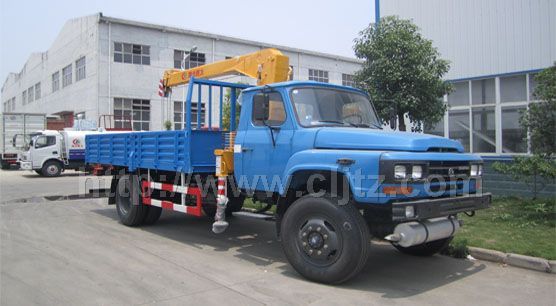 東風(fēng)140隨車(chē)起重運(yùn)輸車(chē)