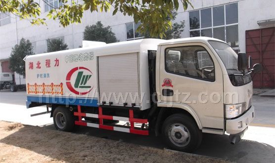 CLW5062GQX3東風(fēng)小霸王護(hù)欄清洗車