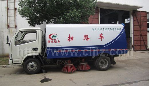 東風(fēng)小霸王掃路車