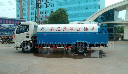 東風(fēng)多利卡高壓清洗灑水兩用車